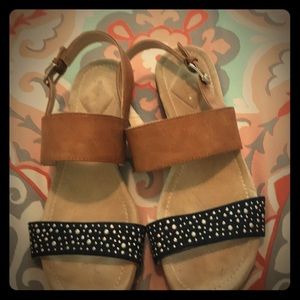 St John’s Bay sandal Like New 7 1/2